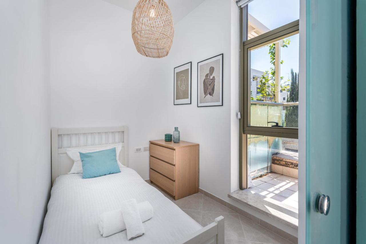 Superbe Apt Avec Terrasse Tres Proche De La Mer ! Tel Aviv Exterior photo
